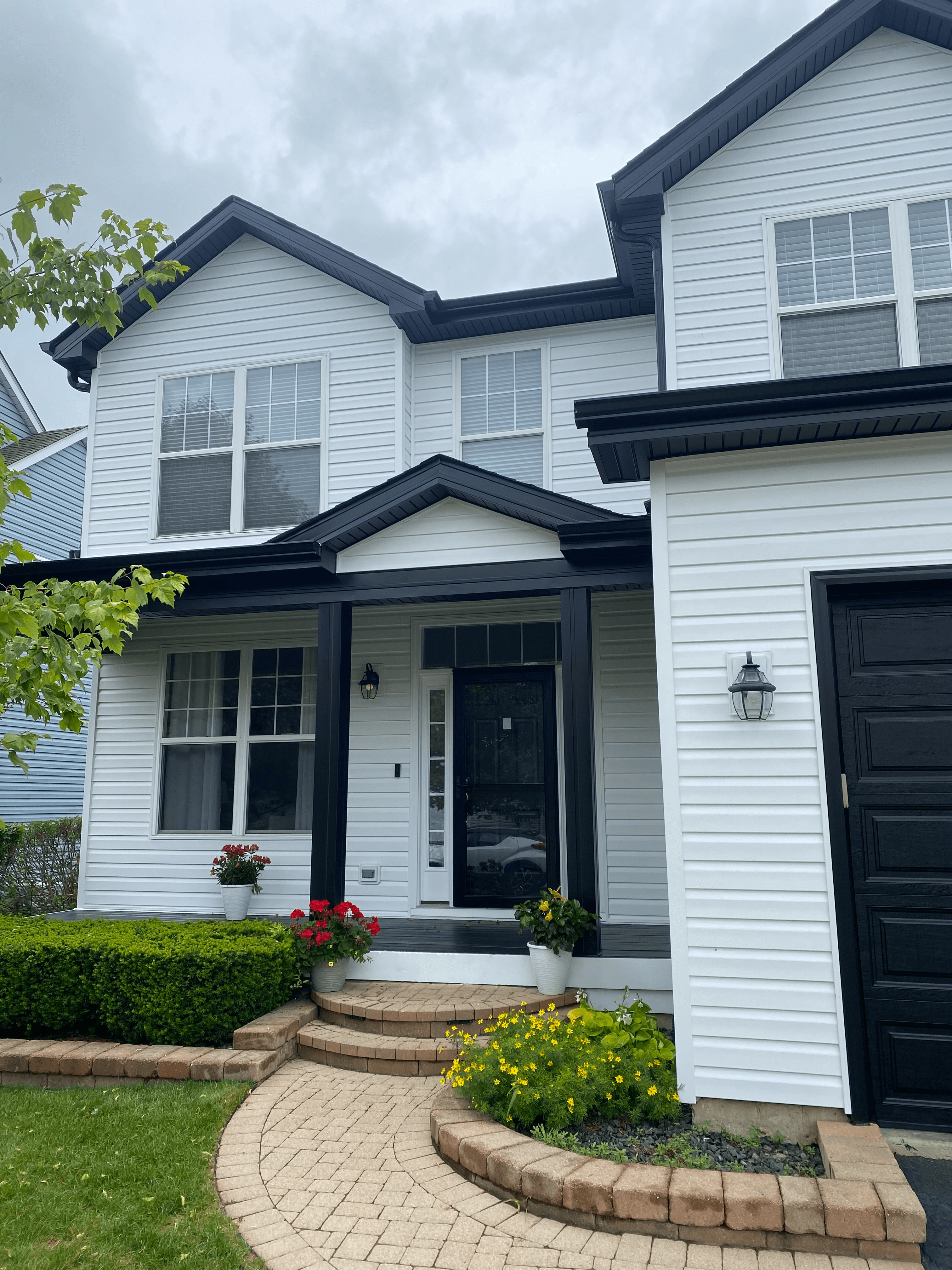Certainteed Landmark Roof in Moire Black and White Dutchlap Vinyl Siding - Gurnee IL